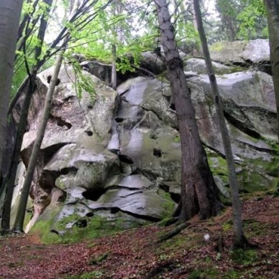 Dragged stones (falcon's eye)