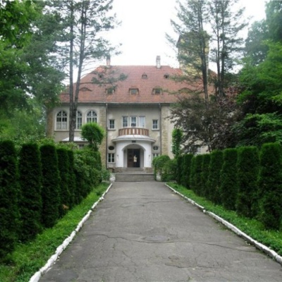 Storozhynets Arboretum and Orenstein Estate
