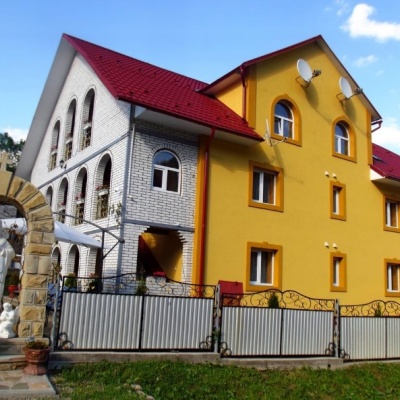 Гостинний двір 'Як вдома' Поляниця (Буковель)