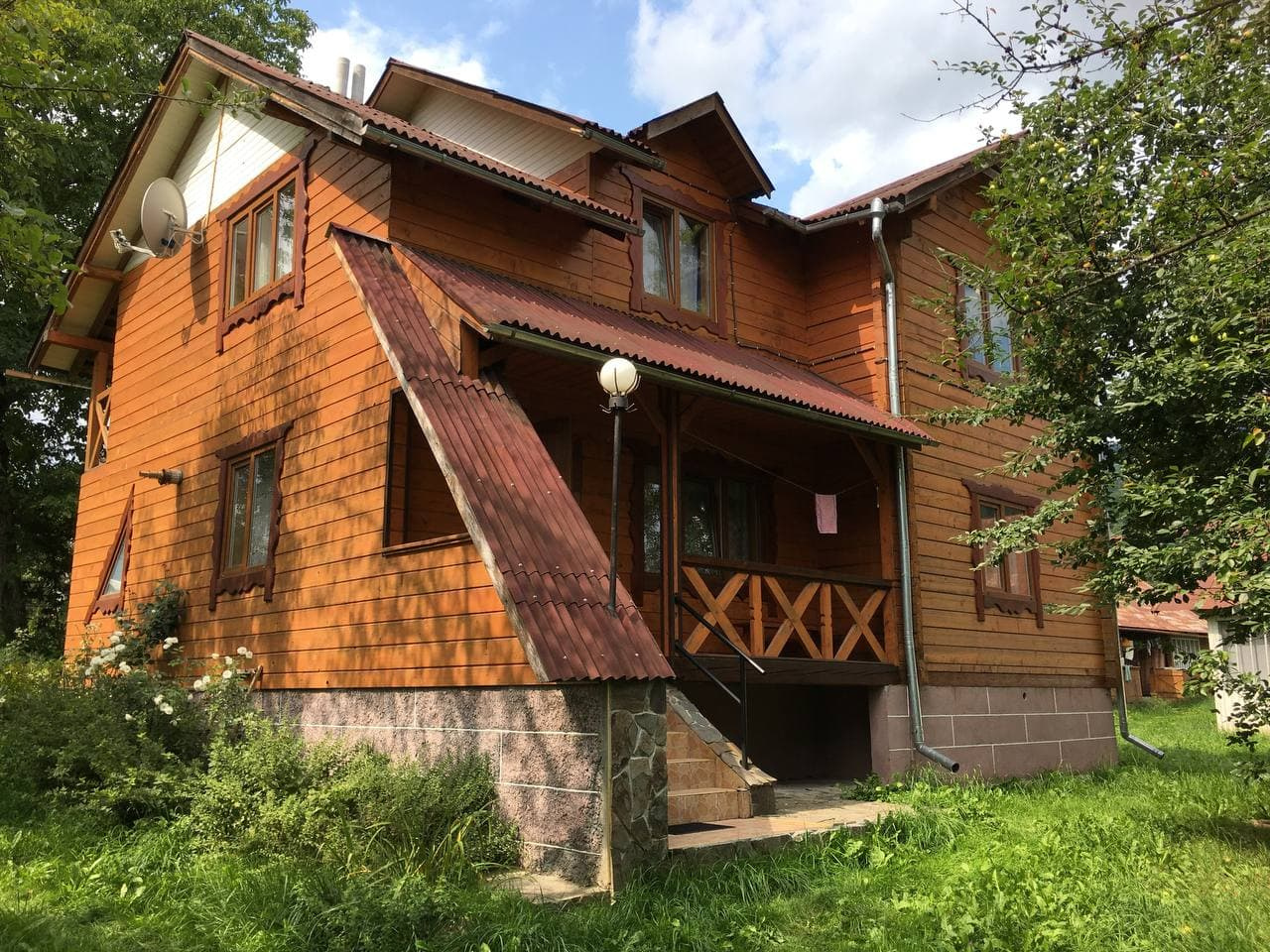 Котедж 'В Саду' 