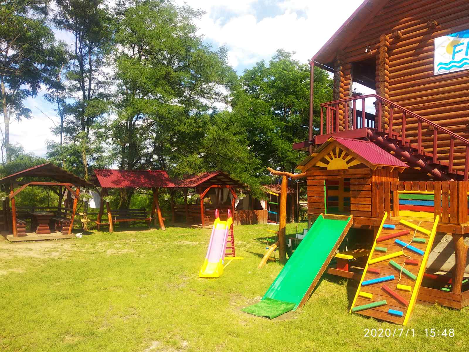 База відпочинку ФІЄСТА в Солотвино з басейнами