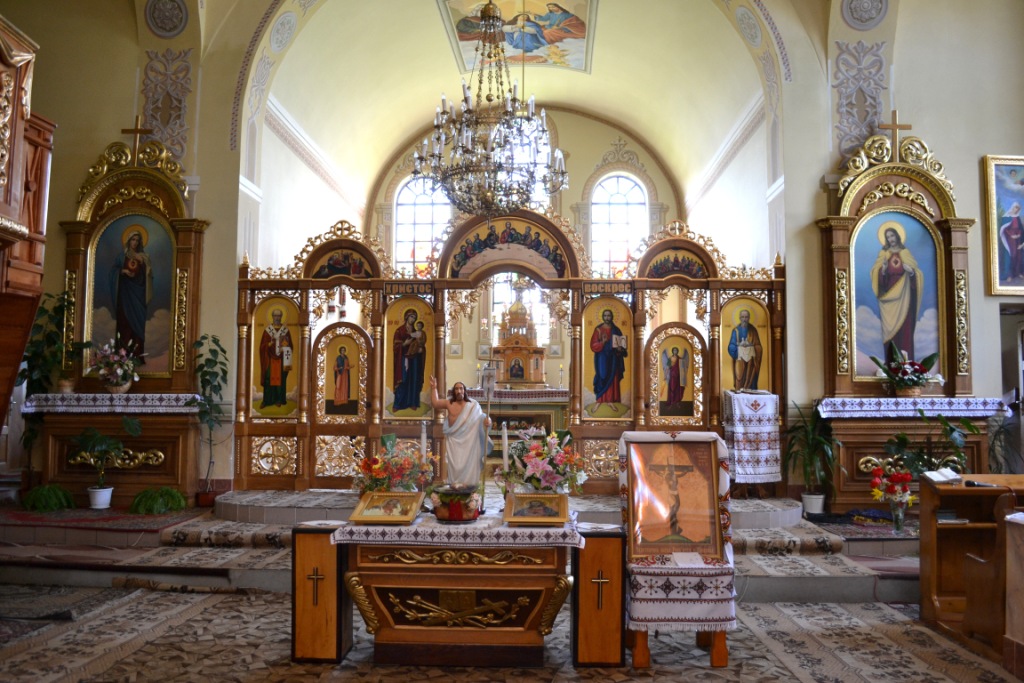 Церква Серця Ісуса та Серця Марії Долина Іконостас