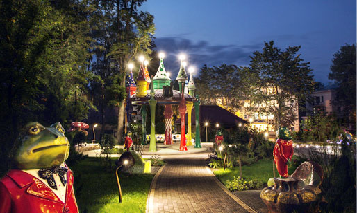 Дитячий майданчик курортного SPA готелю санаторію Міротель Трускавець