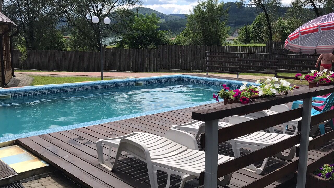 Садиба Стіжок село Мигове з басейном чаном сауною і ставком