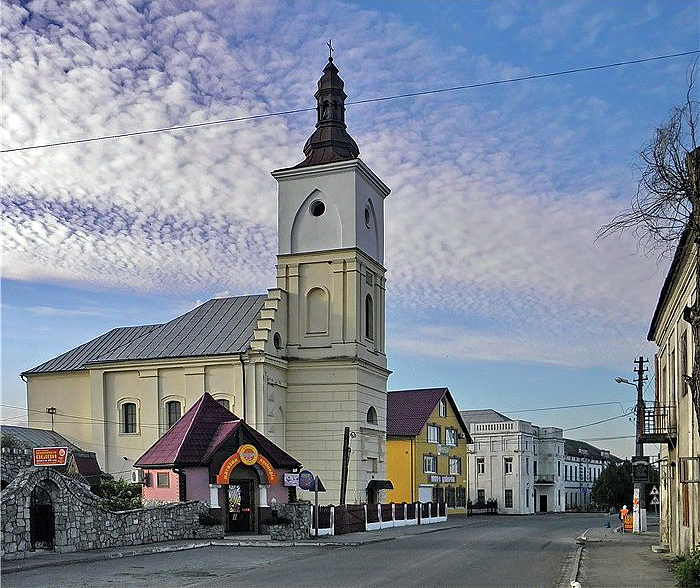 Костел Пресвятої Трійці в Бурштині