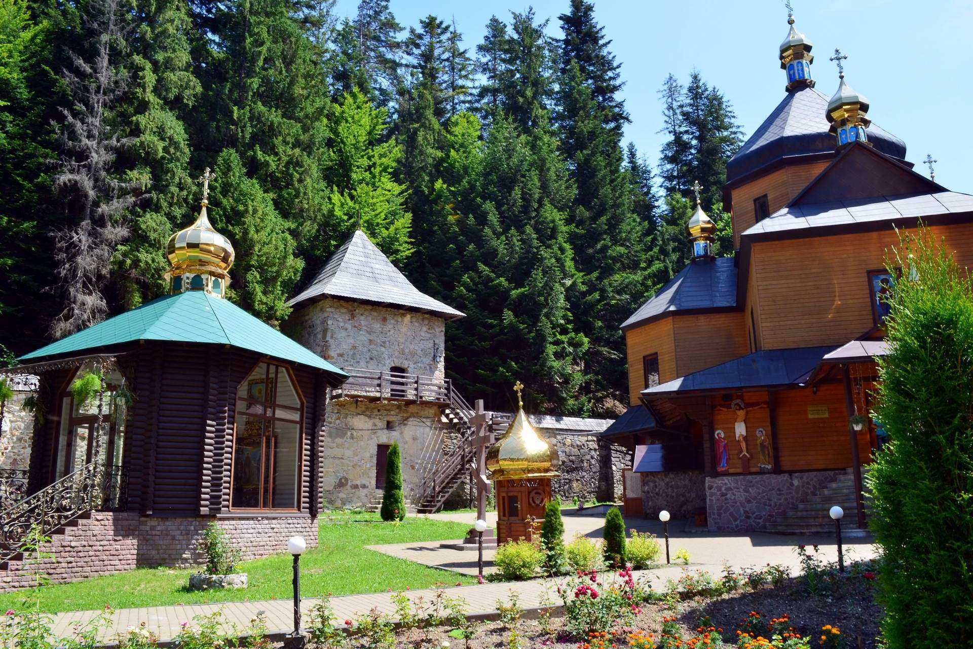 Манявський Скит біля села Манява