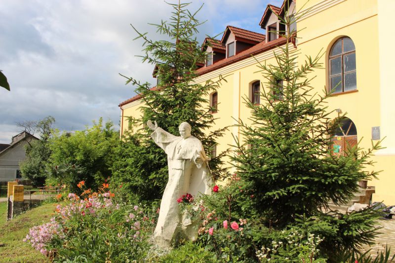 Монастирський комплекс Кармелітів у Більшівцях