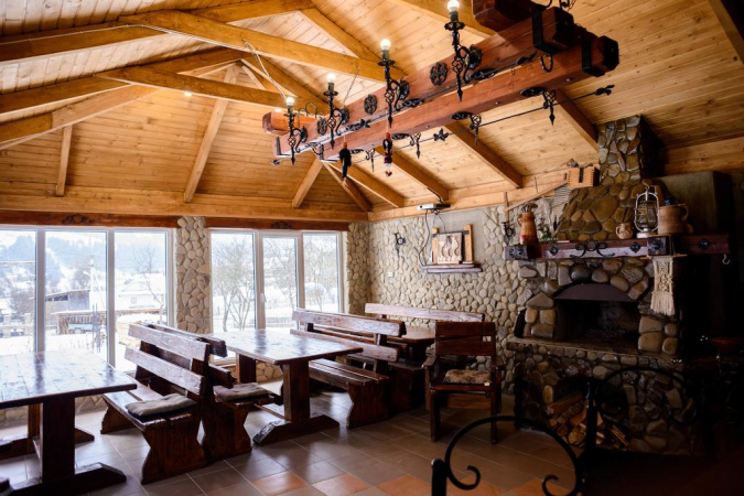 Садиба "Лілея" у Верховині з каміном і сауною