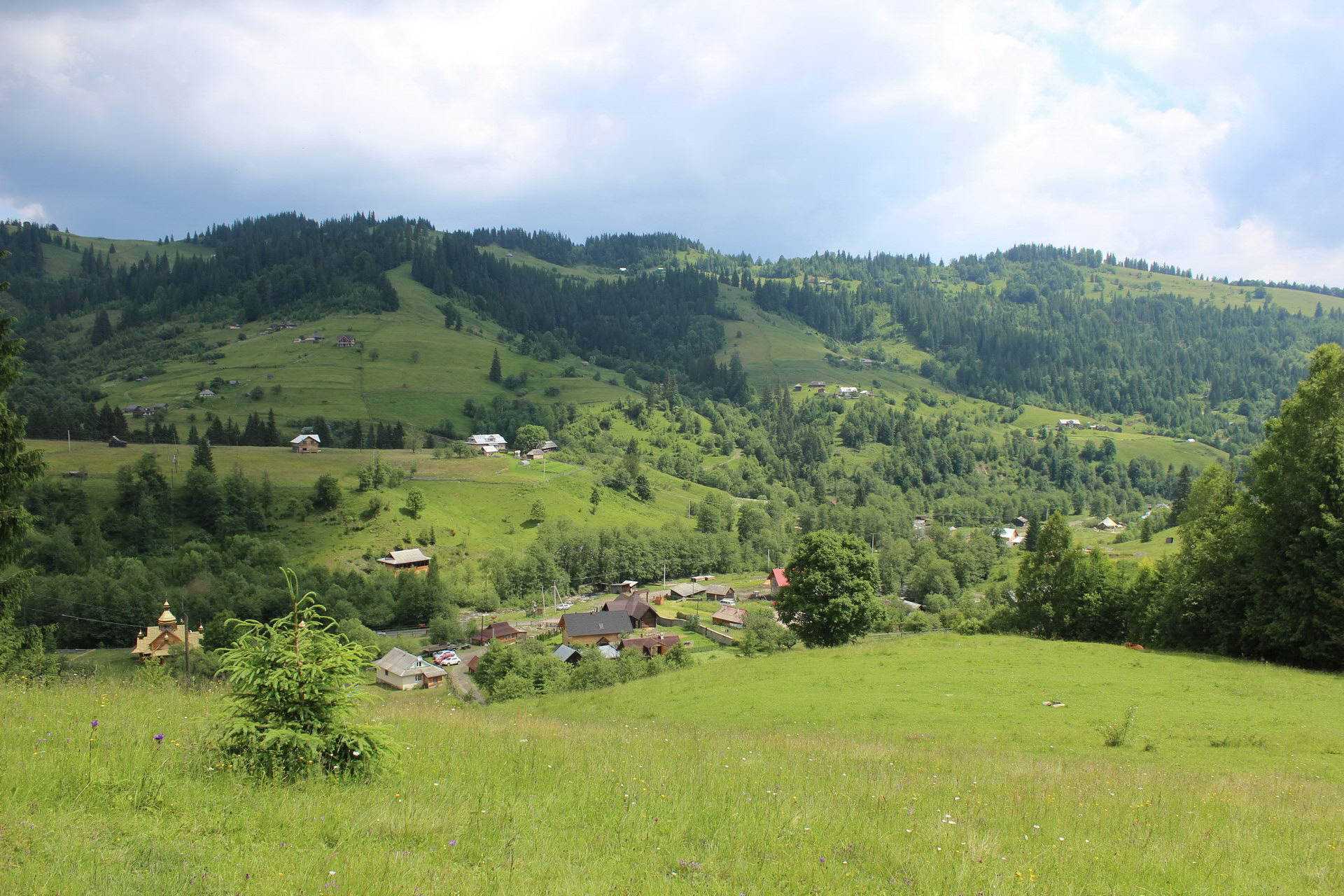 село Дземброня Верховинський район