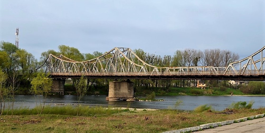 Старий металевий міст через Дністер в Галичі