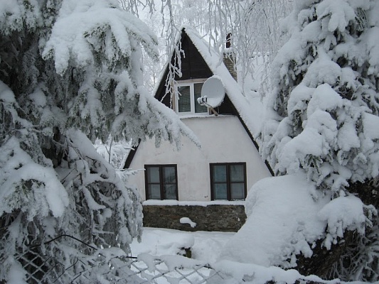 Котедж 'Хатинка на горі' Вишка