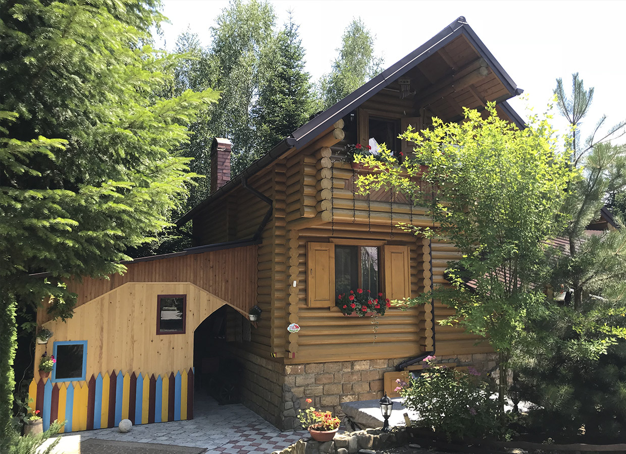 Гостинний двір 'Forest Camp' Мигово (басейн, сауна, джипінг, велоспорт)