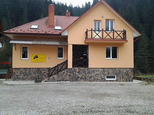 Приватна садиба 'У братів' Татарів