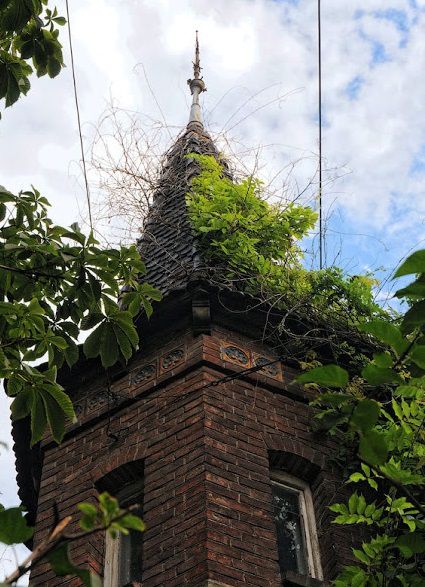 Будинок Островерхова (Вілла на Хресті), Львів