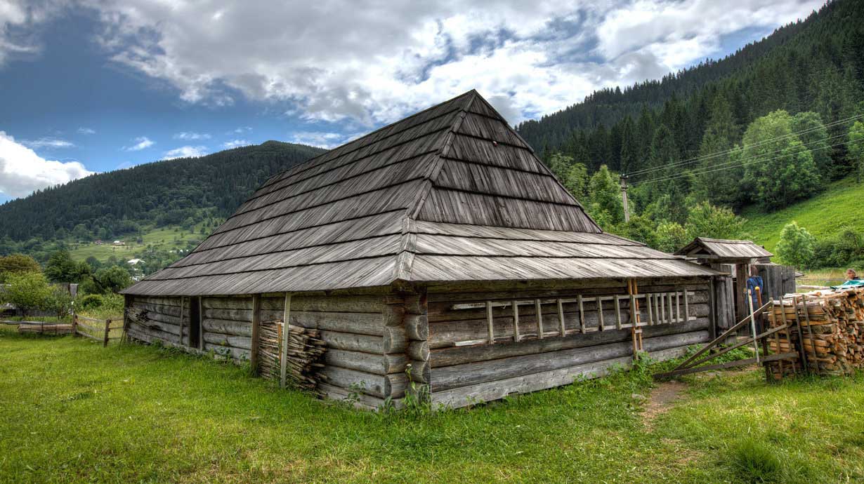 Музей 'Хата-Гражда' гуцульської господарки