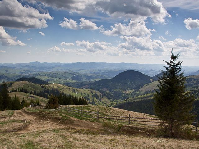 Національний природний парк 'Верховинський', Верхній Ясенів