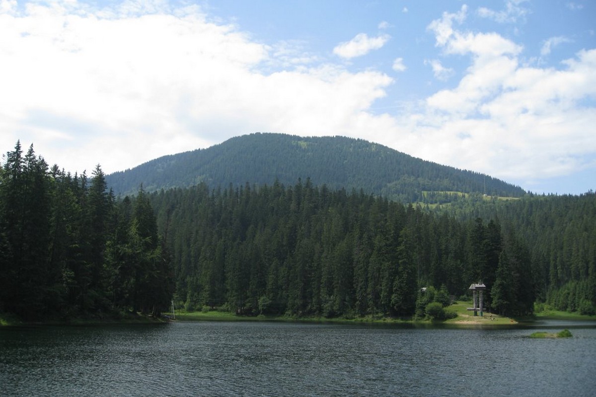 Гора Озерна