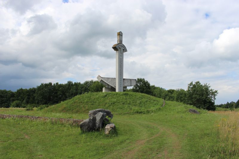 Пам’ятник 'Меч і рало', Крилос