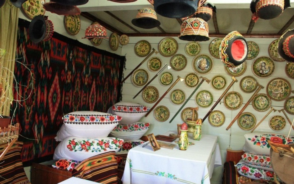 Private museum-estate of Hutsul art of the Korneliuk family, Kosiv