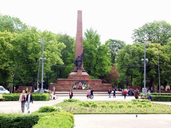 Соборна площа, Чернівці