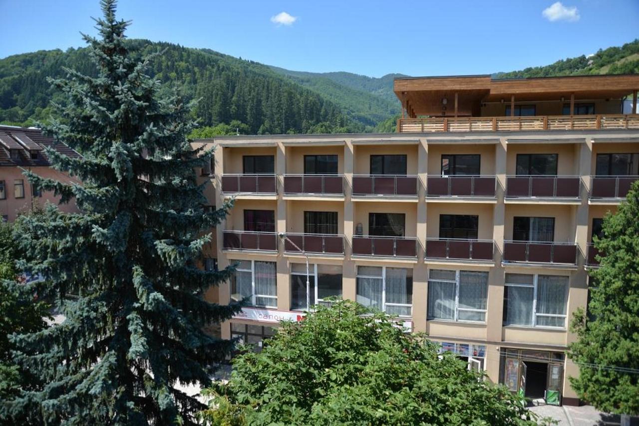 Готель 'Рахів'