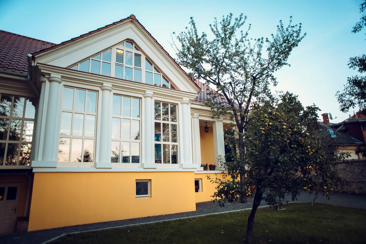 Бутик-готель 'Вілла П' Ужгород