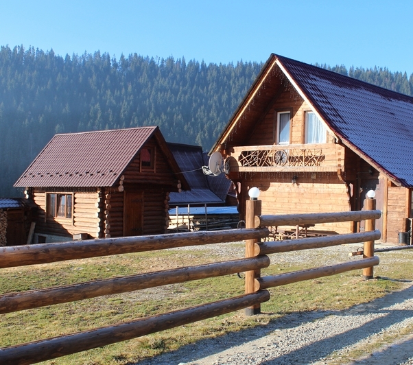 Гостинний двір 'Арніка' Поляниця (Буковель)
