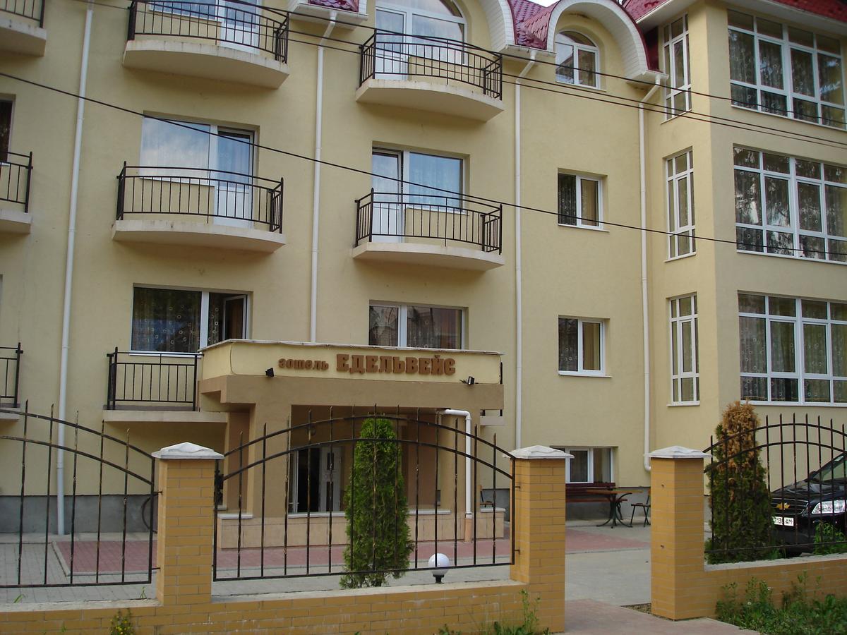 Готель 'Едельвейс' Шаян