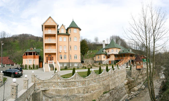 Готель 'Гірський Узвіз' Виженка (басейн, сауна, конференц-зал)