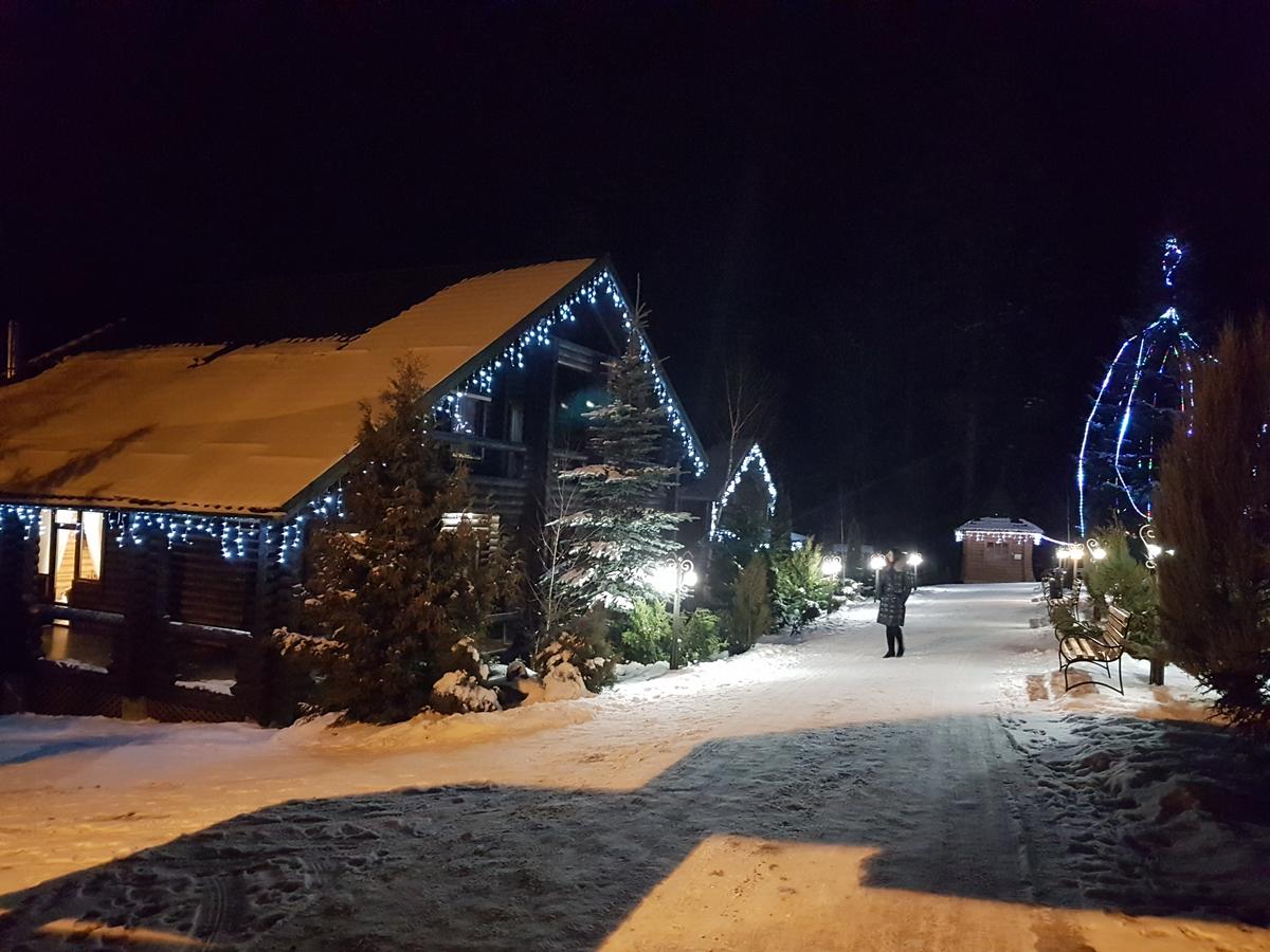 Готель 'Гостинний двір' Мигове (басейн, сауна)