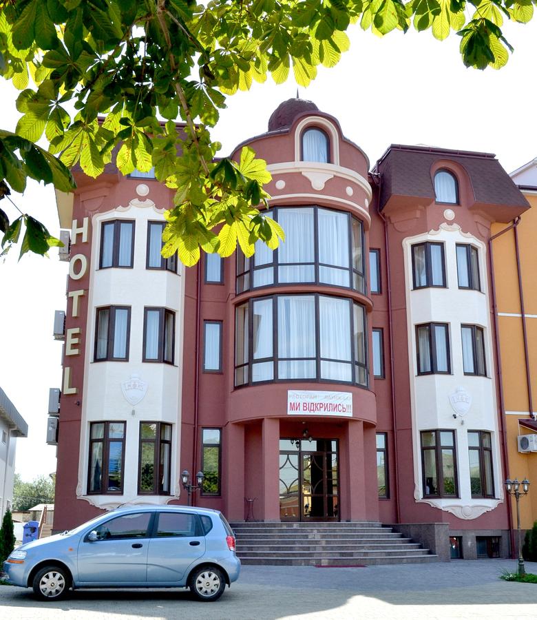 Готель 'H&K Imperial Plus' Виноградів