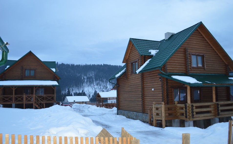 Готель 'Карпатські котеджі' Поляниця