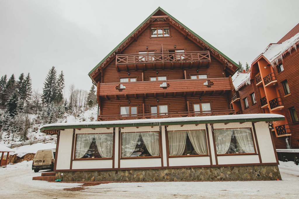 Готель 'Ла Кречуну' Поляниця