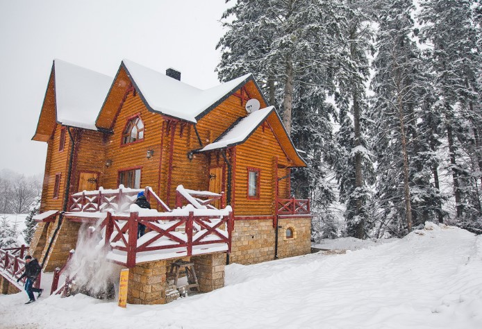 Готель 'Норіс' Мигове (біля річки)