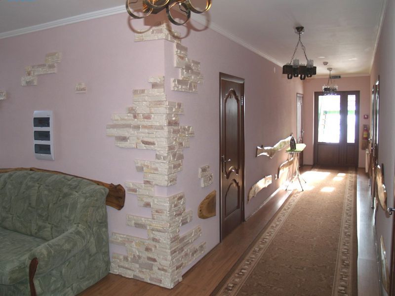 Готель 'П'яте колесо' Лазещина