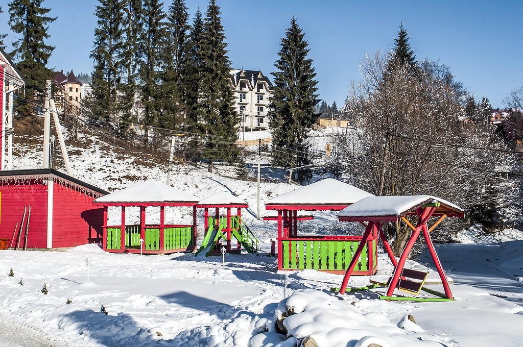 Приватна садиба 'Ski Xaтa' Буковель