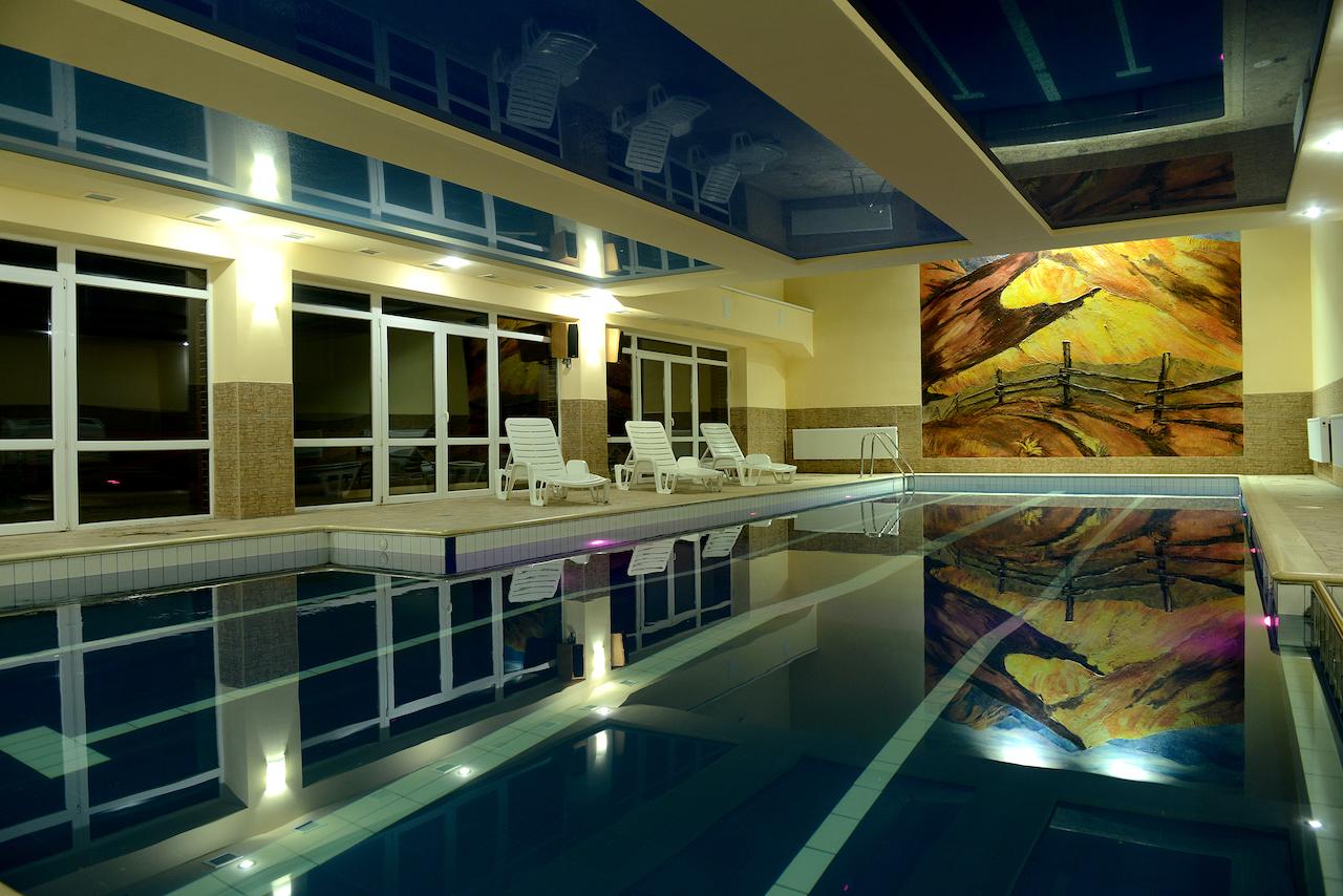 Готель 'Ялинка' Вишків