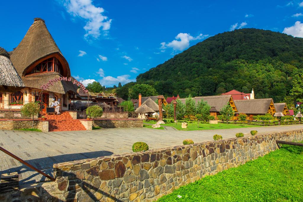 Готельно-ресторанний комплекс 'Червона рута'