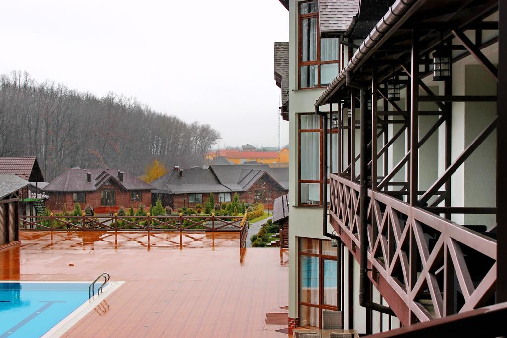 Готельно-ресторанний комплекс 'Георг Парк' (Тарашани)