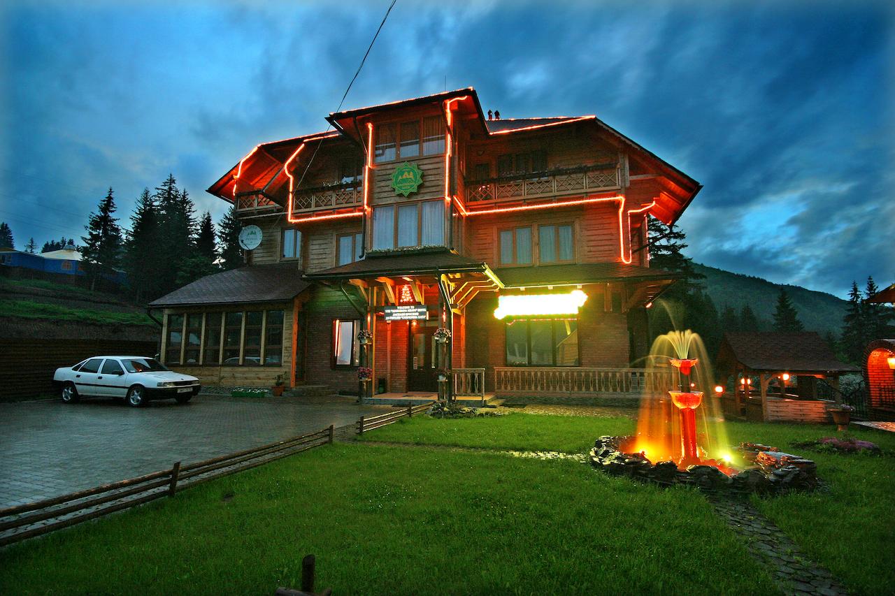 Готельний комплекс 'Смерекова Хата' Славське