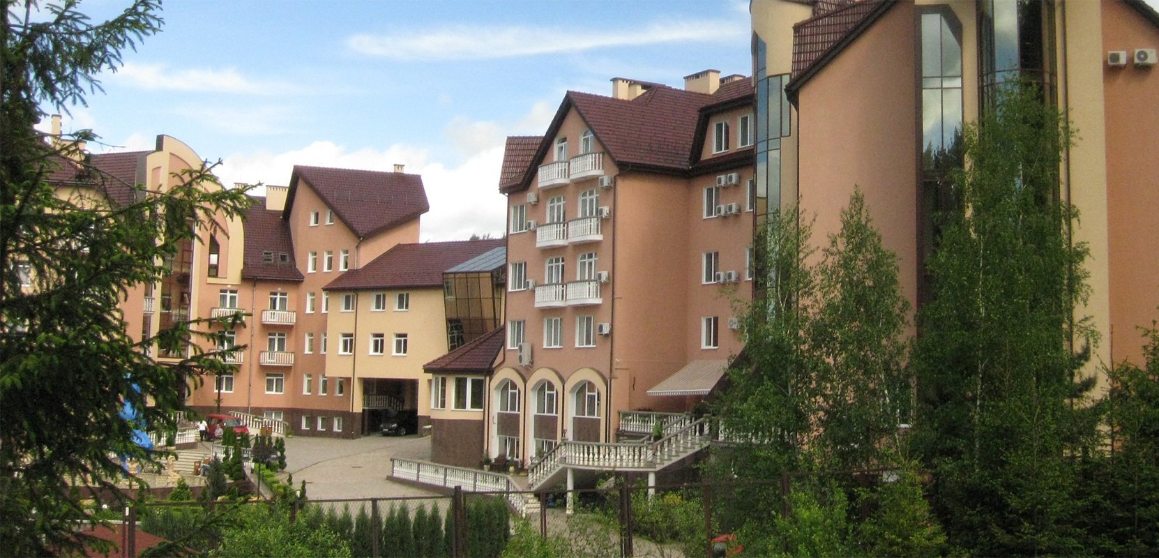 Готельний комплекс 'Три сини і донька' Східниця