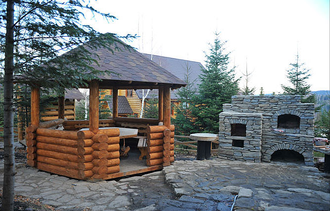 Котедж 'Дерев'яний зруб' Мигово (літній басейн, камін)