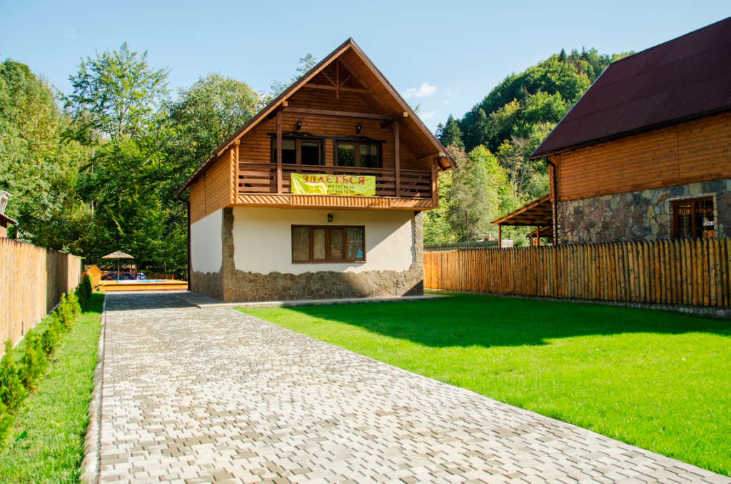 Котедж 'Лісова казка' Мигово