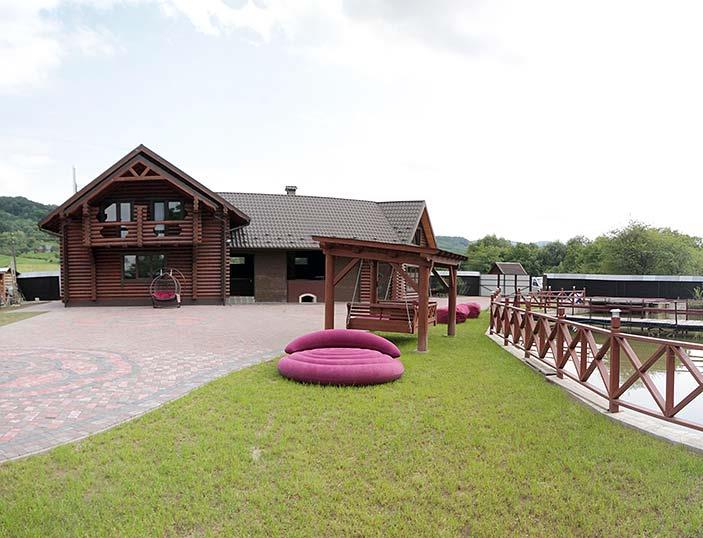 Котедж 'На ставку' Чорногузи