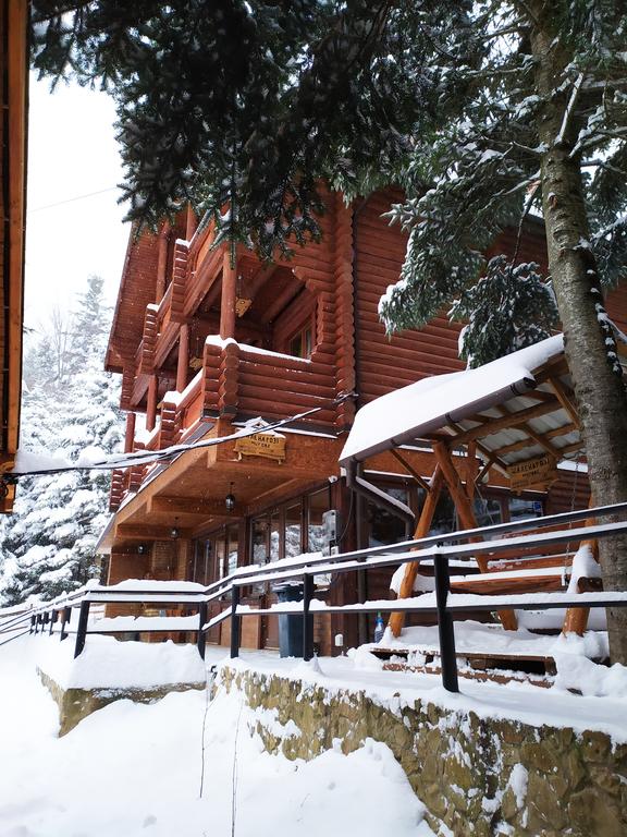 Котедж 'Шаленарозі' Мигово