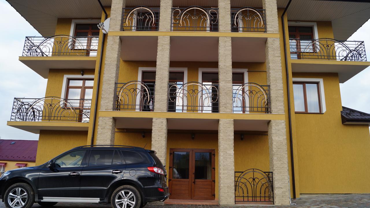 Гостинний двір 'Щасливий дім' Східниця