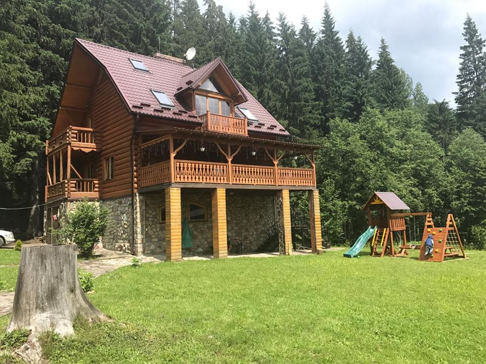 Котедж 'Три гори' Ворохта (Десятий кілометр)