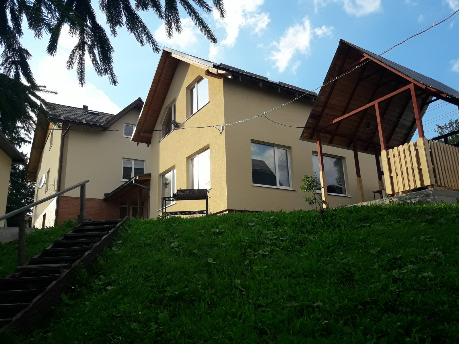 Котедж 'Завжди раді' Яблуниця (50 метрів до витягу)