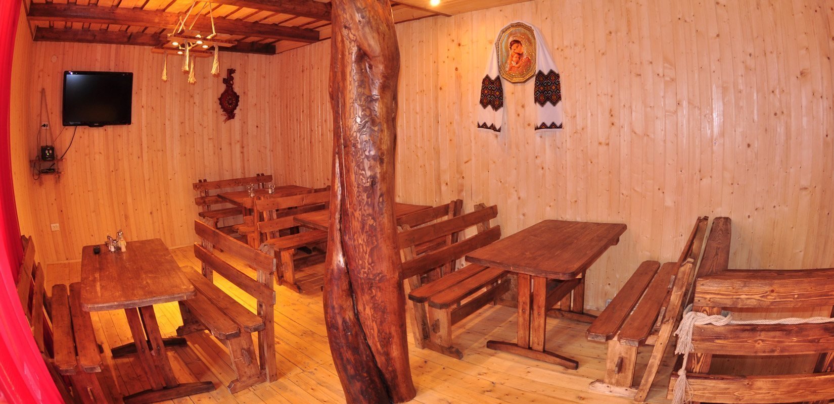 Котеджі 'Лісова поляна' Яблуниця