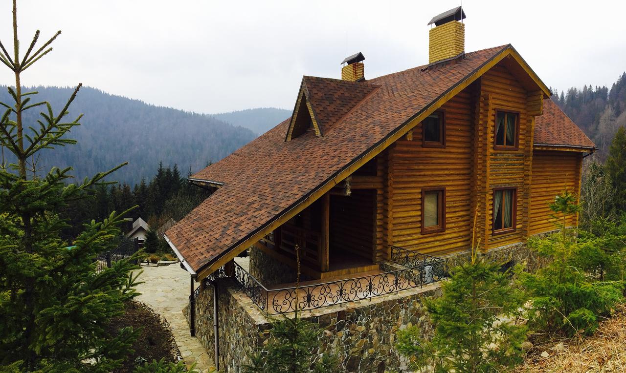 Котеджний комплекс 'Вілла Альпійка' Славське (басейн, сауна, чан)